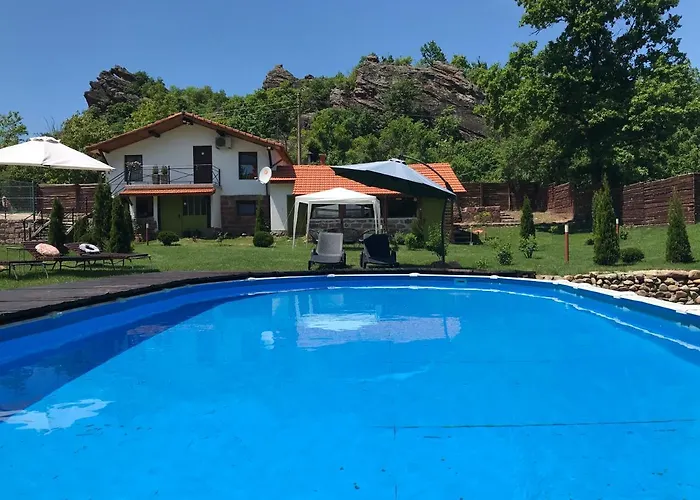 Къща за гости Garden Белоградчик