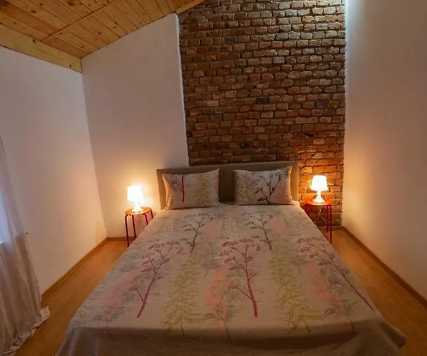 Къща за гости Garden